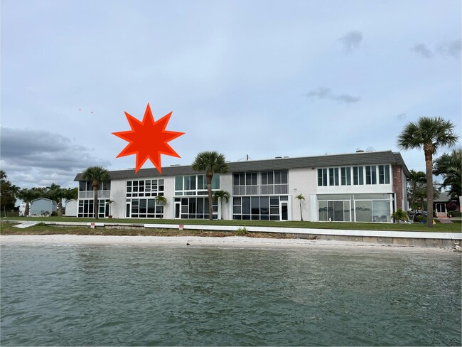 Building Photo - 1133 Bayshore Dr