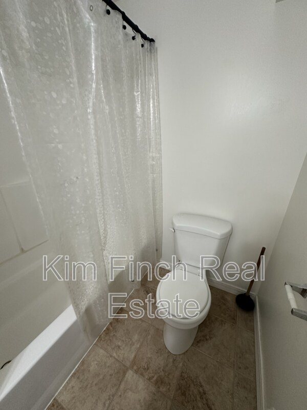 Building Photo - 9820 Deep Creek Dr