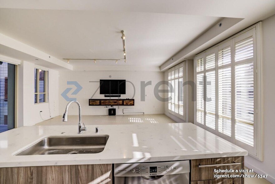 Building Photo - 1789 Washington St