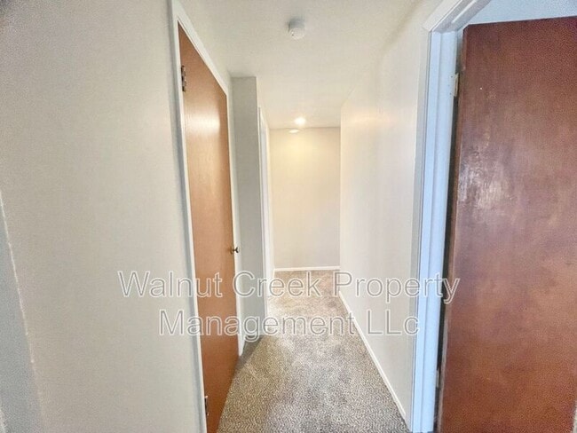 Building Photo - 5520 Beavercrest Dr