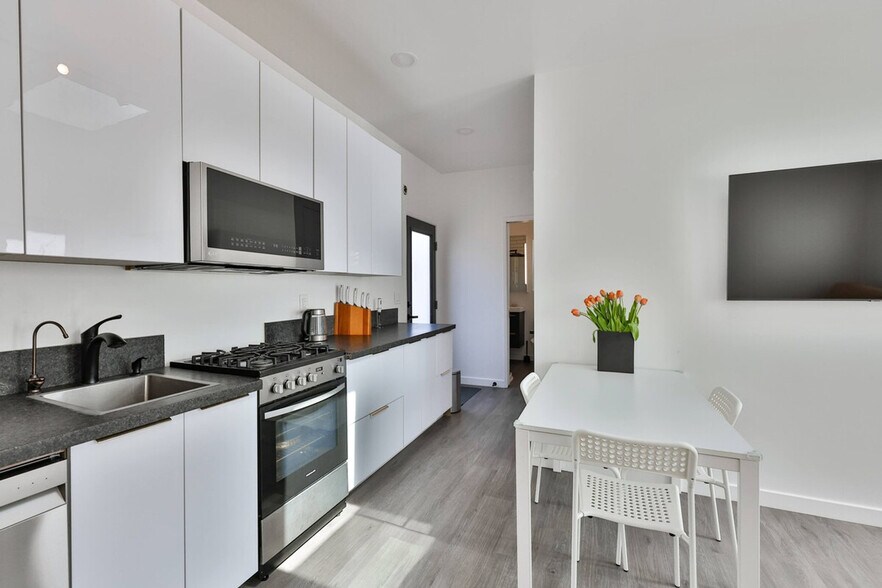 Building Photo - 5019 Hawley Blvd