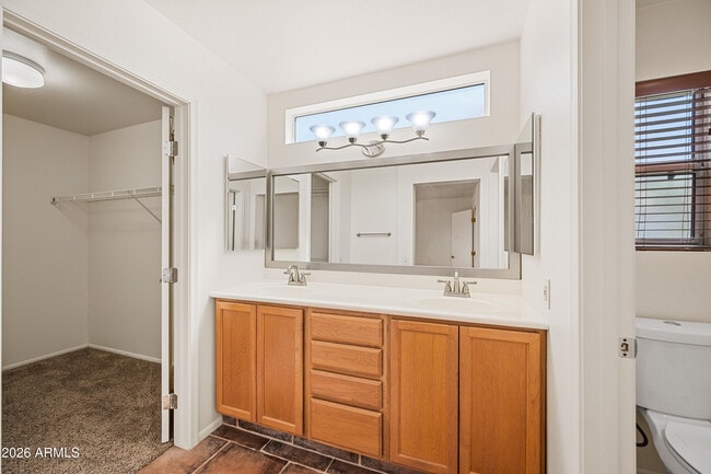 Building Photo - 14802 W Greystone Dr
