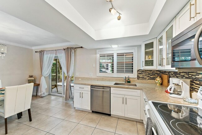 Building Photo - 3036 Park Ave