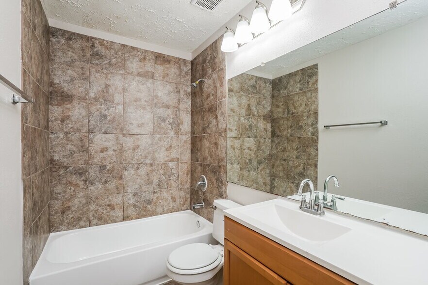 Building Photo - 7531 Glenbriar Pl