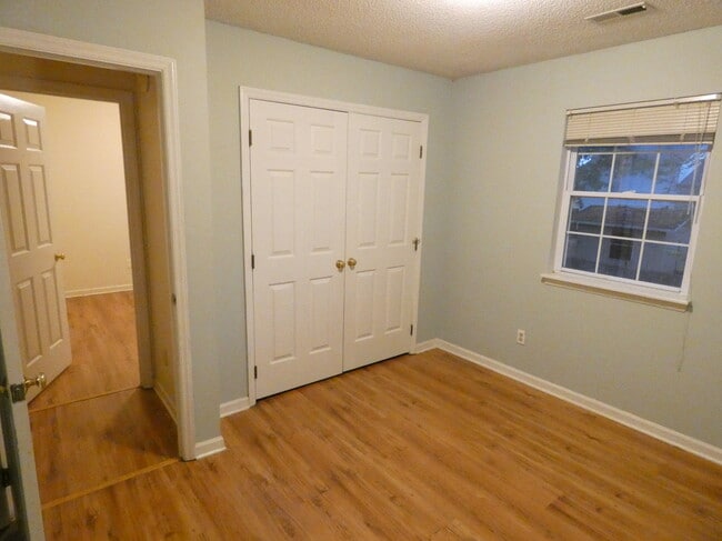 Building Photo - 3113 Olde Birch Dr