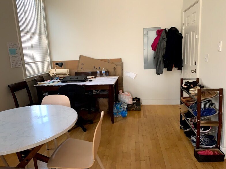 Building Photo - 110 Second St