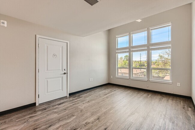 Interior Photo - Dry Gulch Commons