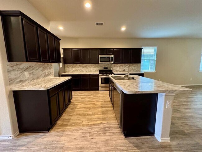 Building Photo - 14110 Silver Falls Ct