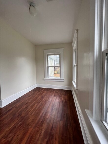 Building Photo - 421 NY-146