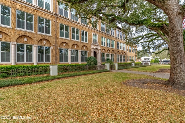 Building Photo - 2525 College St