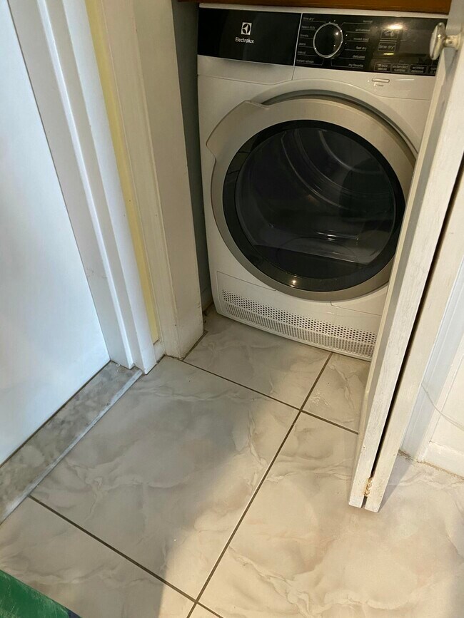 Building Photo - 1500 S Ocean Blvd