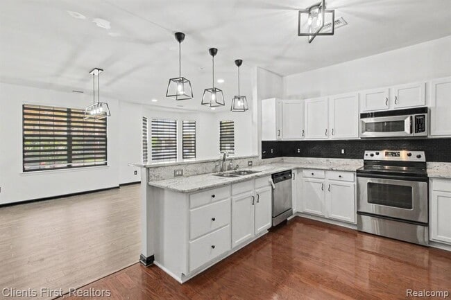 Building Photo - 47547 Ormskirk Dr