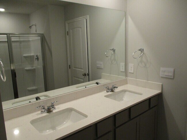 Building Photo - 515 Ferndale Pl