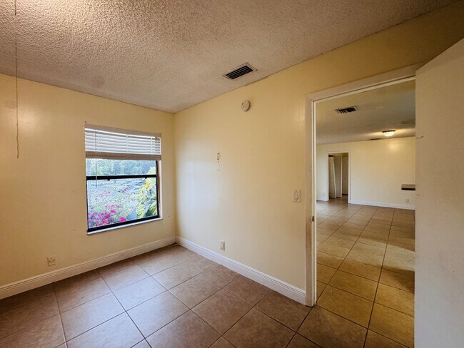 Building Photo - 7 Crossings Cir
