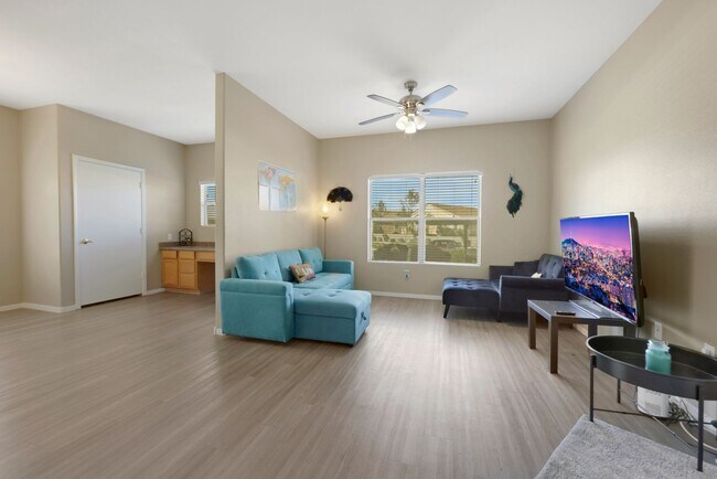 Building Photo - Bright Ground-Floor Condo in Gated Traverse Point with Pool & Spa Amenities