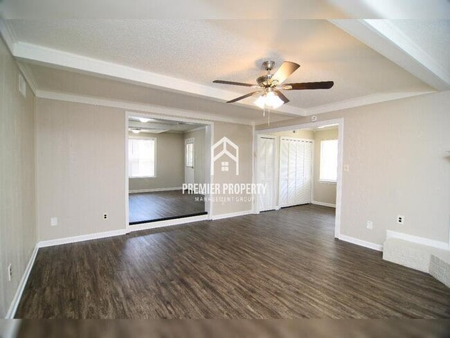 Building Photo - 195 Sullivan Dr