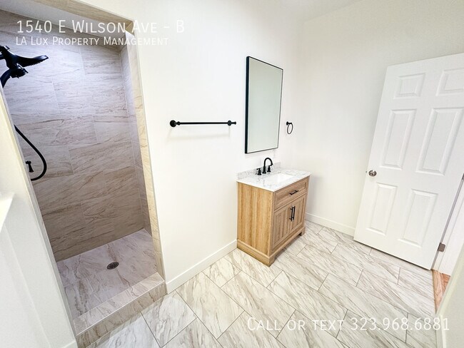 Building Photo - 1540 E Wilson Ave