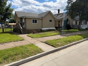 Building Photo - 419 5th Ave N