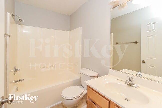 Building Photo - 156 Hazelwood Ct