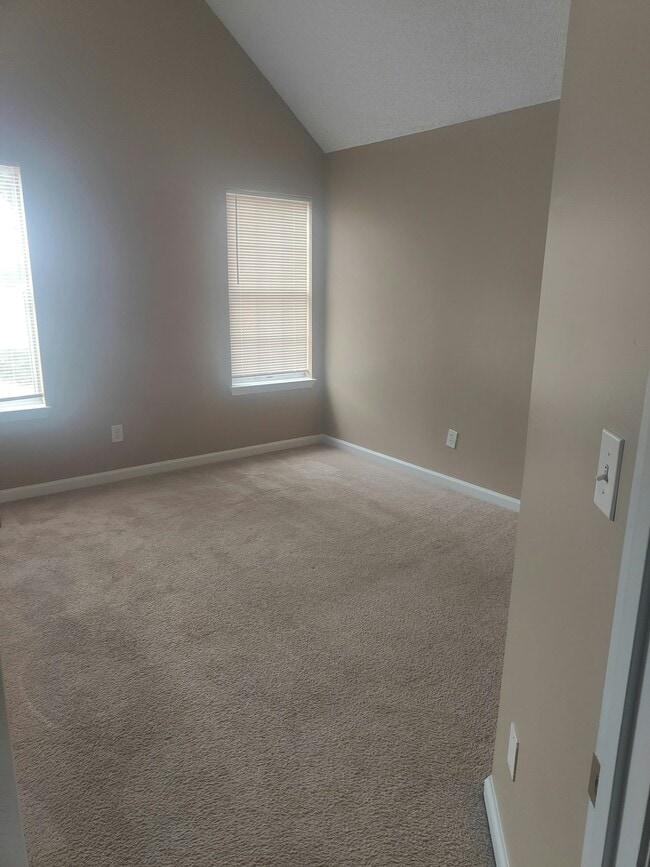 Building Photo - 3895 English Valley Dr