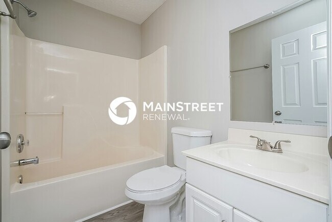Building Photo - 3 Bedroom Pet-Friendly Home in Nashville, TN with Main Street Renewal