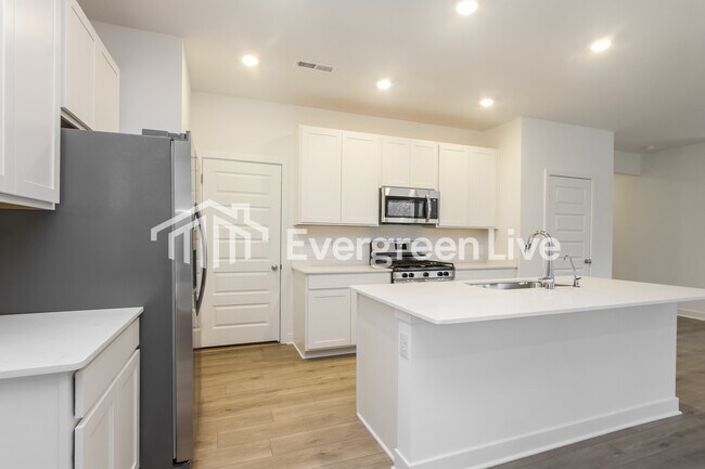 Building Photo - 842 Penrose Pl