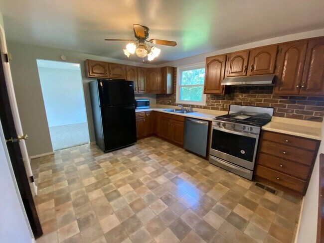 Building Photo - Home for Lease