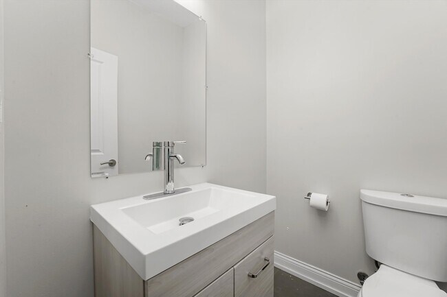 Building Photo - 4819 S Vincennes Ave