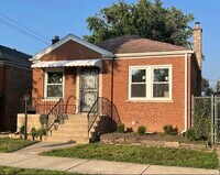 Building Photo - 10317 S Peoria St