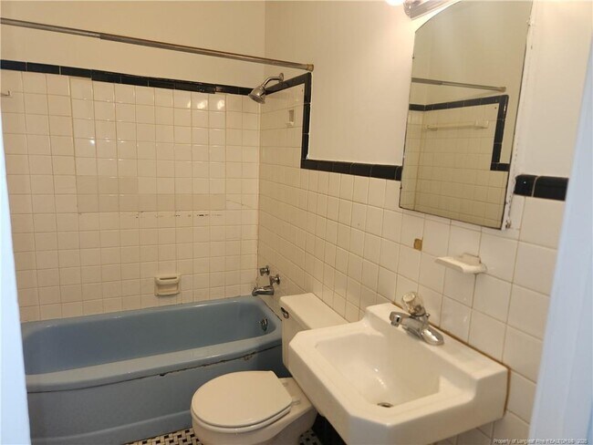 Building Photo - 311 Oakridge Ave