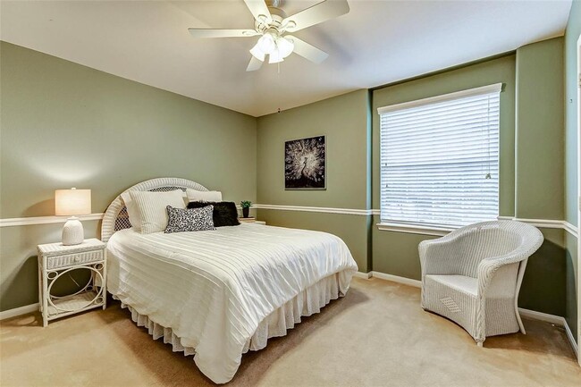 Building Photo - 6303 Applewood Forest Dr