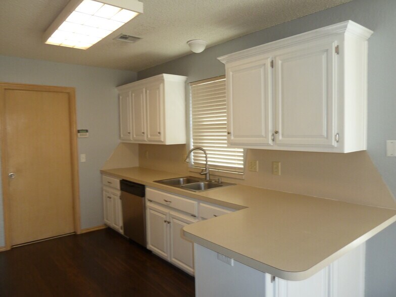 kitchen - 505 NW 174th St