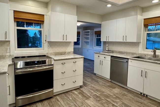 Building Photo - So close to the water you can hear the ferry announcements....oh and the sunrise is spectacular