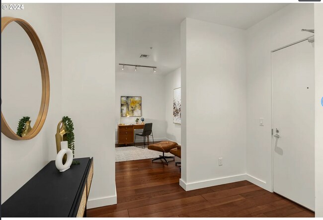 Building Photo - 949 NW Overton St