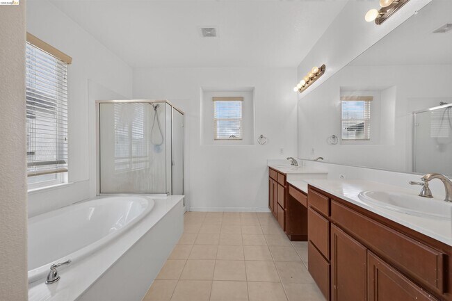 Building Photo - 6708 Sao Tiago Way