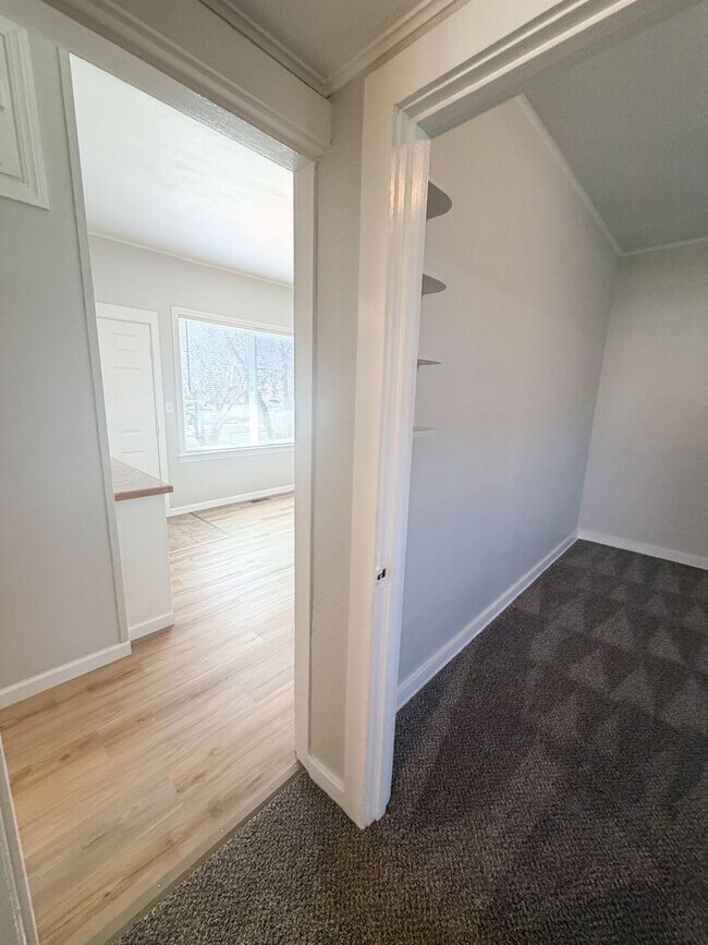 Building Photo - 2 BED, 1 BATH HOUSE