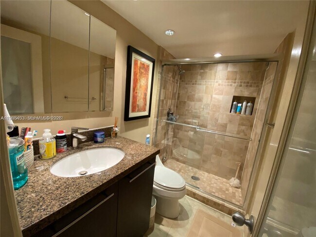 Building Photo - 2030 S Ocean Dr