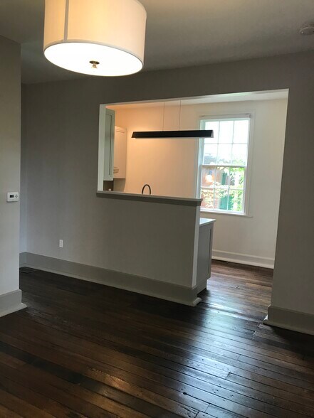 Dining room and kitchen with all appliances - 628 S 3rd St