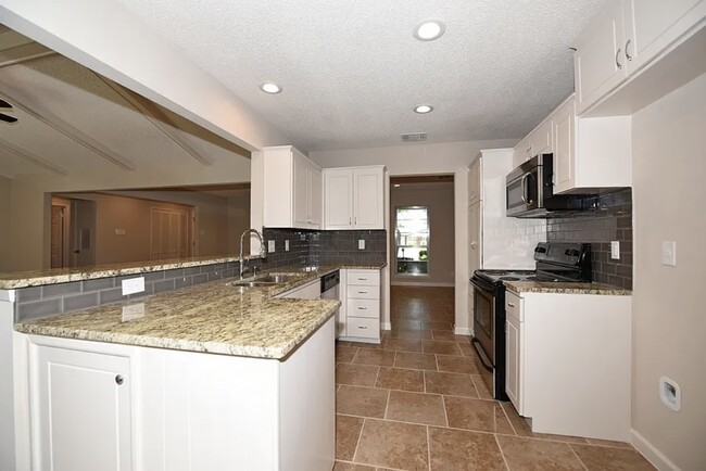 Building Photo - 10418 Rockland Dr