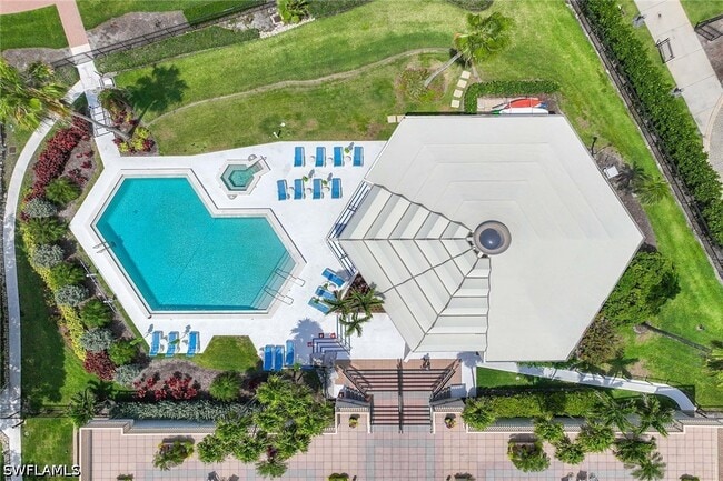Building Photo - 4031 Gulf Shore Blvd N