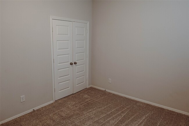 Building Photo - 26202 Emory Holw Dr