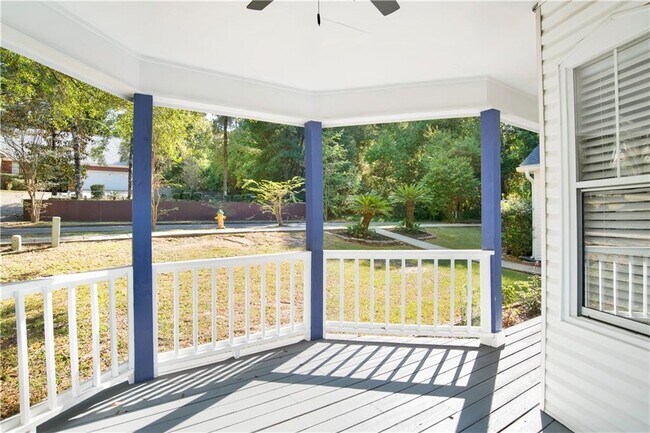 Building Photo - 708 Monarch Dr W