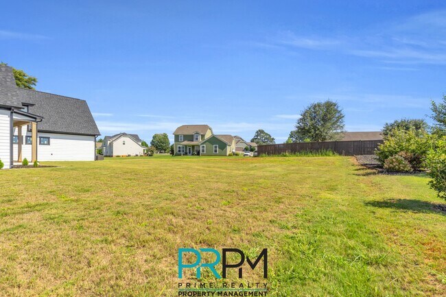 Building Photo - 938 Benchmark Dr