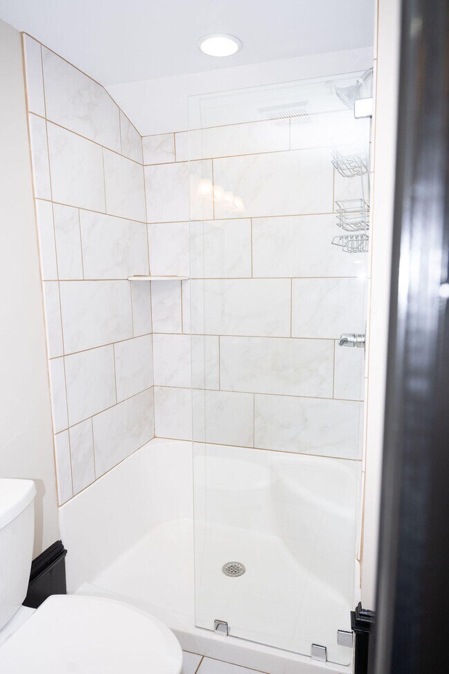 Building Photo - 275 S Limestone