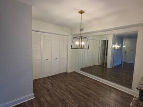 Building Photo - Townhome Available on E Bayou Parkway!