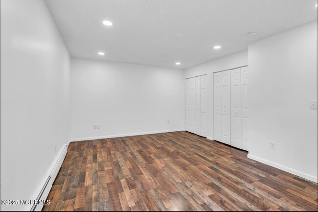 Building Photo - 43 3rd St