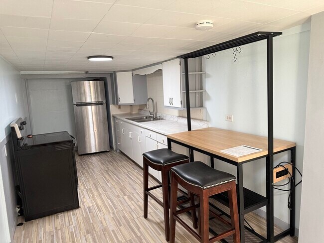 Building Photo - 89 Spruce St