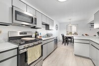 Building Photo - 5 Riverview Ct