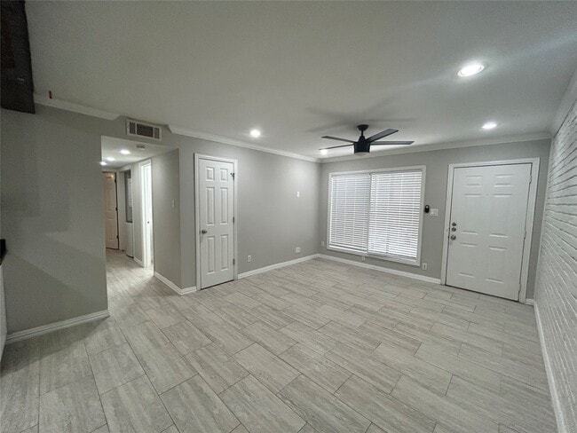 Building Photo - 219 Marshall St