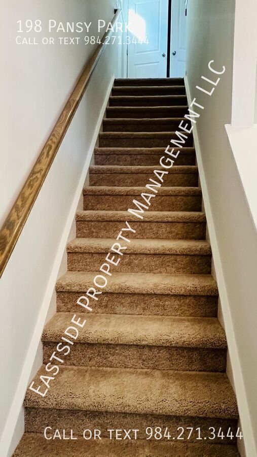 Building Photo - 198 Pansy Pk